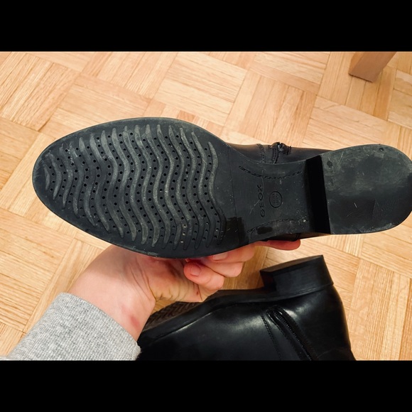 Leather Geox Black Breathable Ankle Boots in Great Condition - Picture 4 of 9